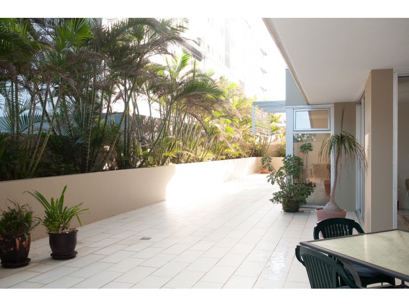 4/65 LANDSBOROUGH AVE, Scarborough QLD 4020