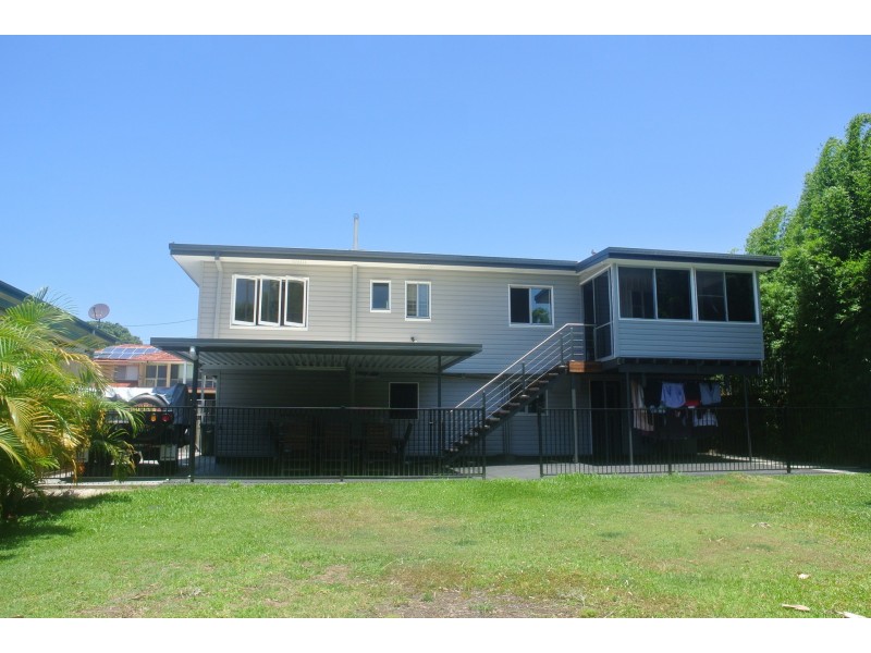 3 CEDAR ST, Clontarf QLD 4019