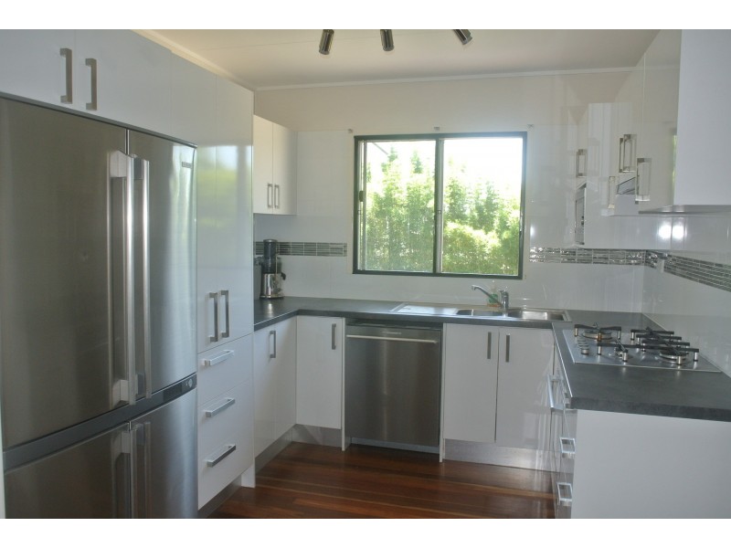 3 CEDAR ST, Clontarf QLD 4019