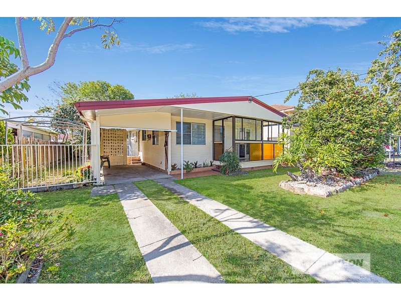 28 HIBISCUS AVE, Redcliffe QLD 4020