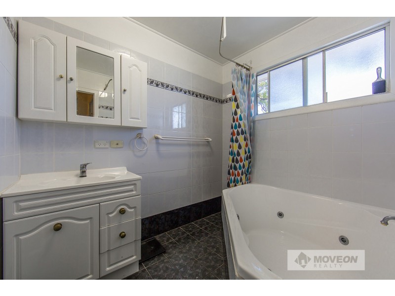 27 THOMAS STREET, Clontarf QLD 4019