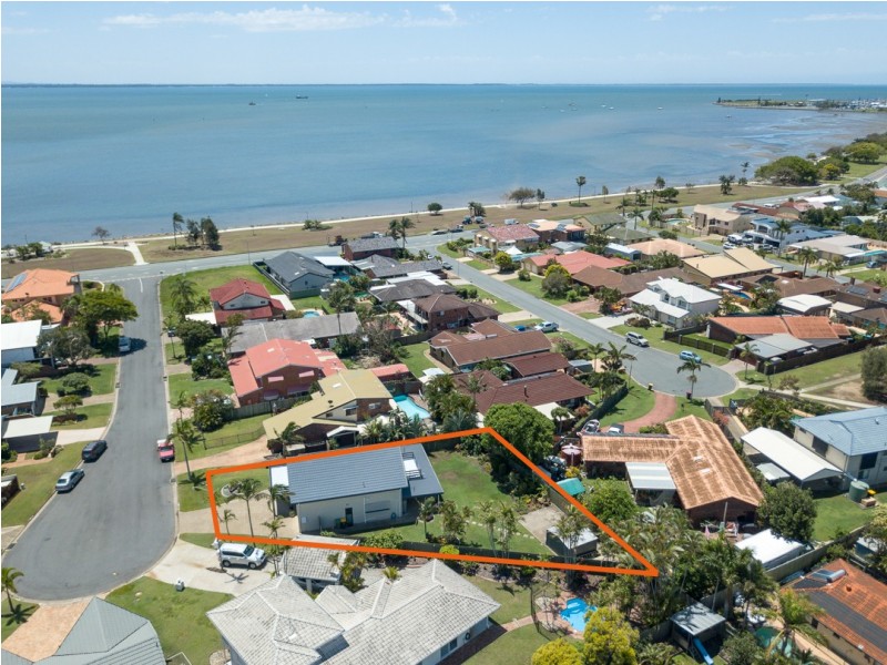 11 DAME PATTIE COURT, Newport QLD 4020
