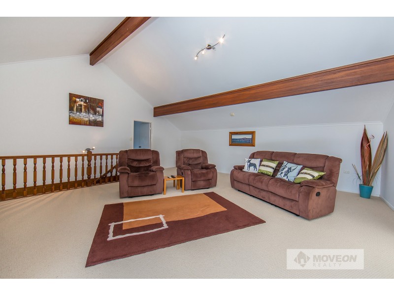11 DAME PATTIE COURT, Newport QLD 4020