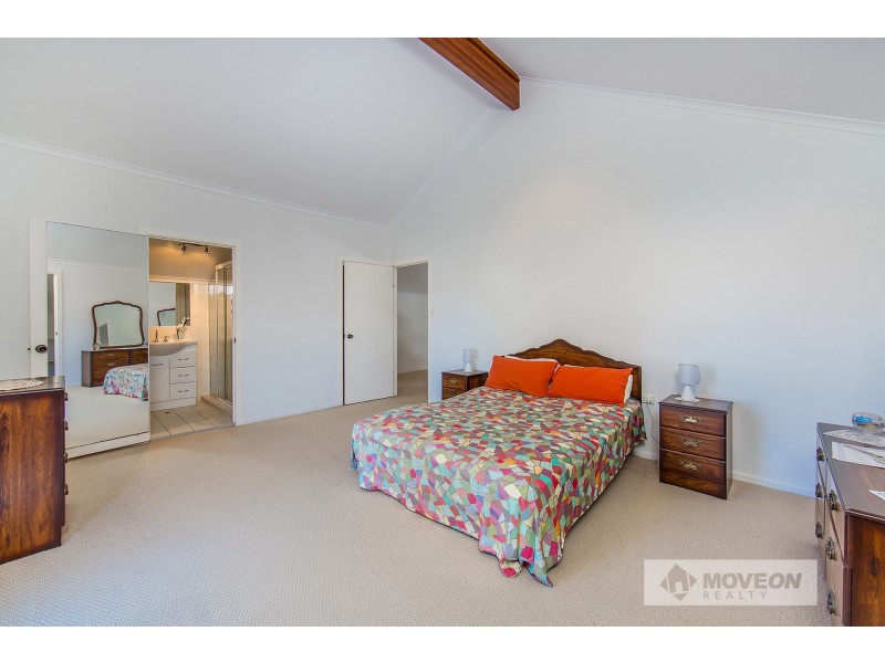 11 DAME PATTIE COURT, Newport QLD 4020