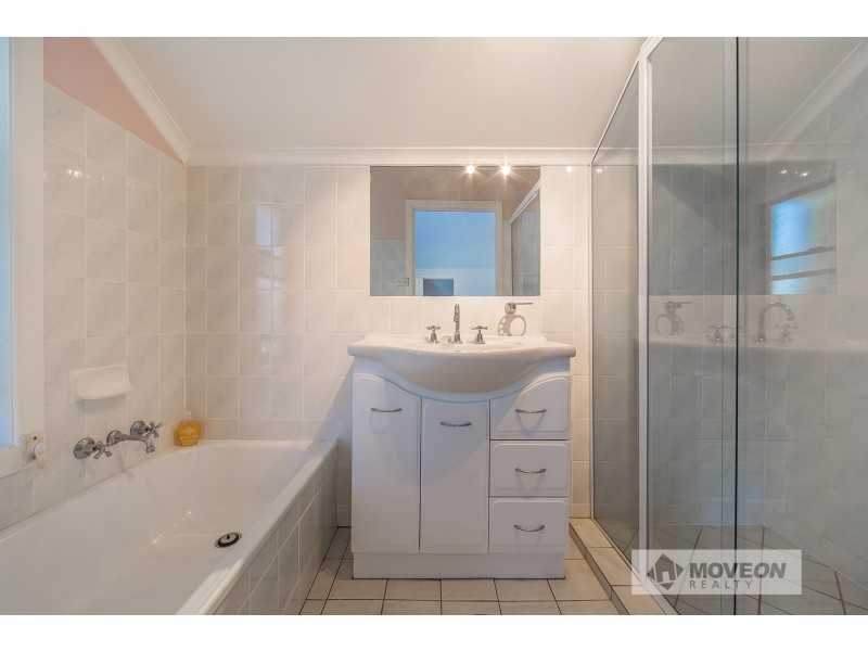 11 DAME PATTIE COURT, Newport QLD 4020