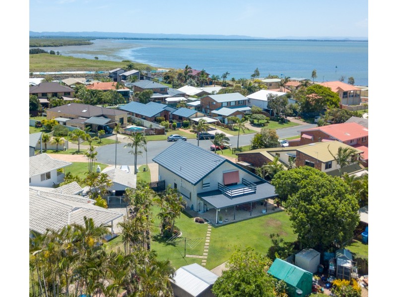 11 DAME PATTIE COURT, Newport QLD 4020