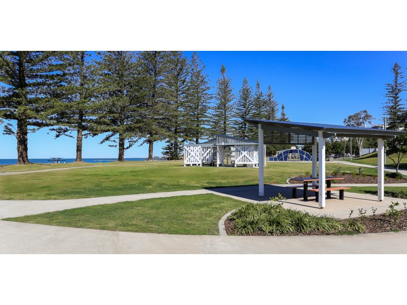 11 DAME PATTIE COURT, Newport QLD 4020
