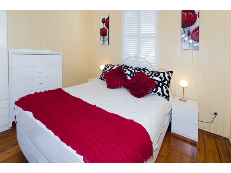 22 LOUIS STREET, Redcliffe QLD 4020