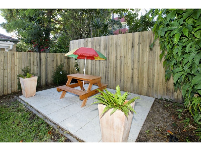 22 LOUIS STREET, Redcliffe QLD 4020