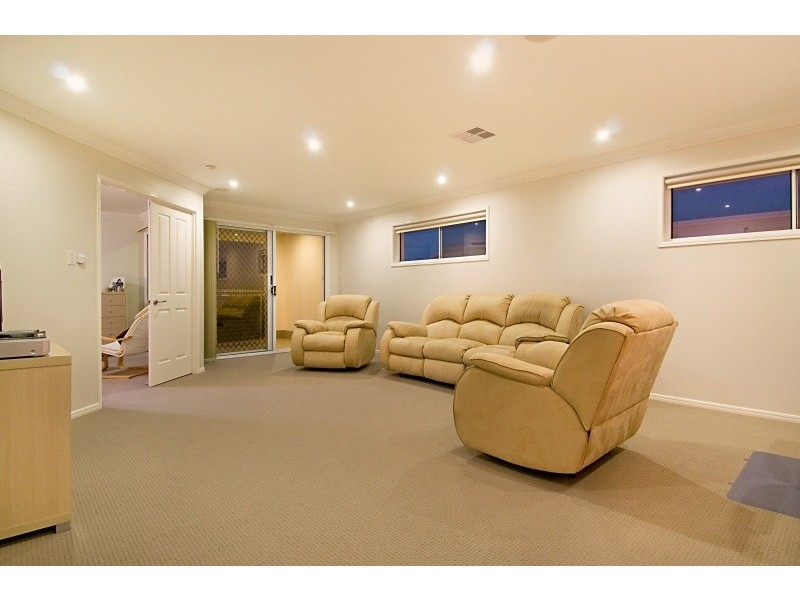 38 LIONHEART CRESCENT, Newport QLD 4020