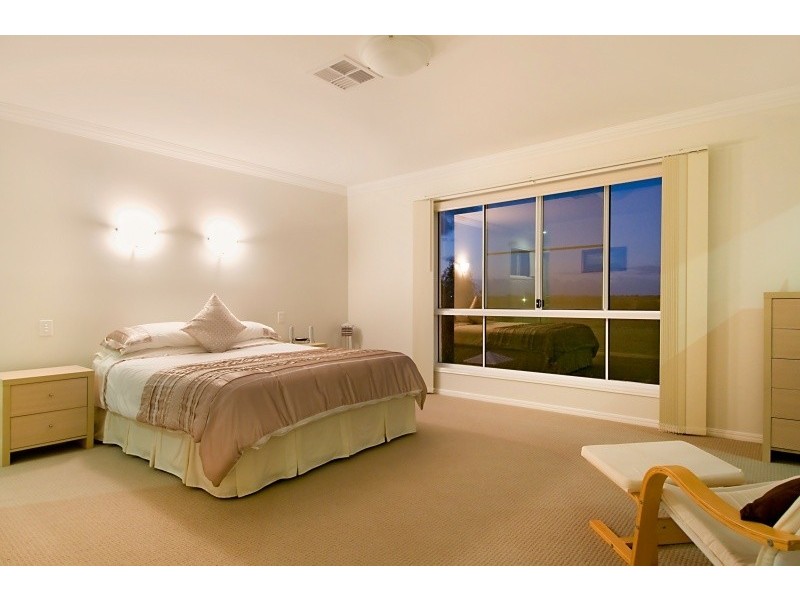 38 LIONHEART CRESCENT, Newport QLD 4020