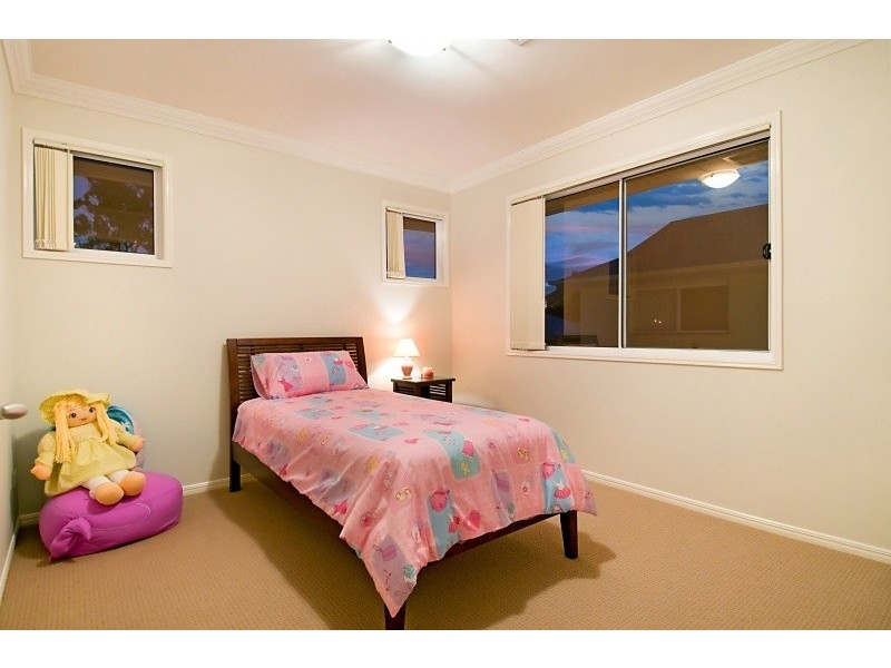 38 LIONHEART CRESCENT, Newport QLD 4020