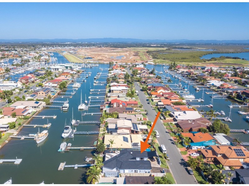 18 AUSTRALIA COURT, Newport QLD 4020