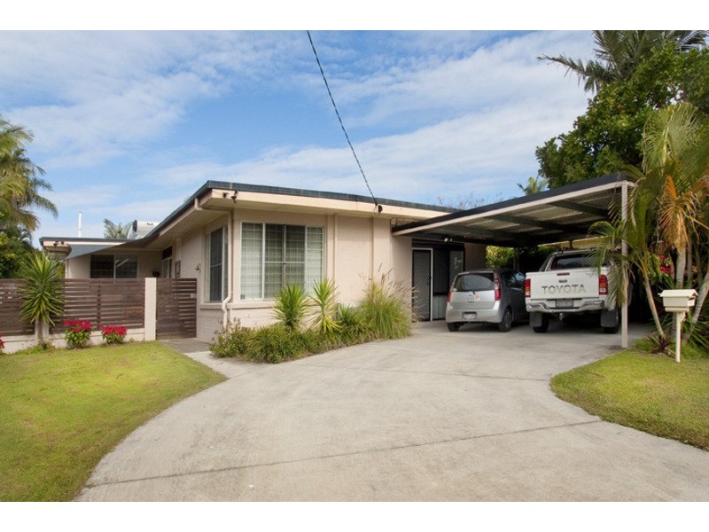 15 HIBISCUS AVENUE, Redcliffe QLD 4020