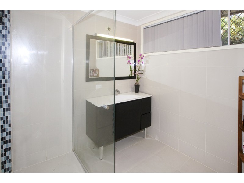 15 HIBISCUS AVENUE, Redcliffe QLD 4020