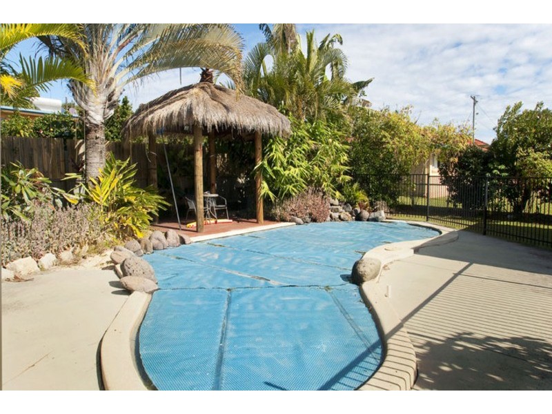15 HIBISCUS AVENUE, Redcliffe QLD 4020