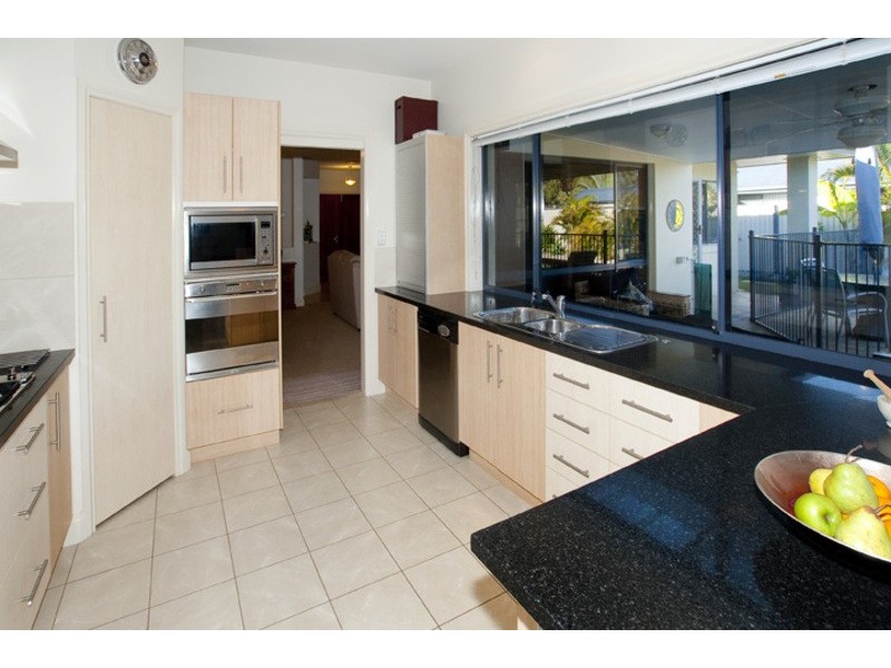 5  VOLUNTEER ST, Newport QLD 4020