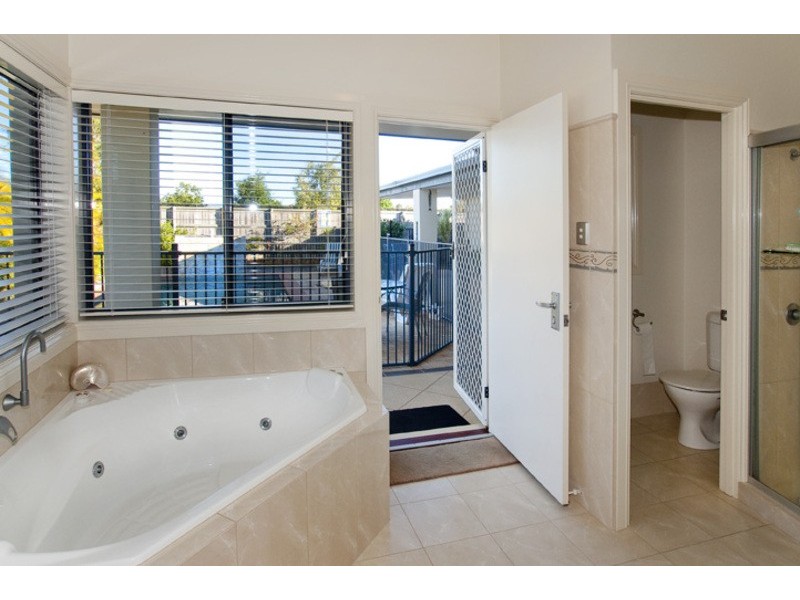 5  VOLUNTEER ST, Newport QLD 4020