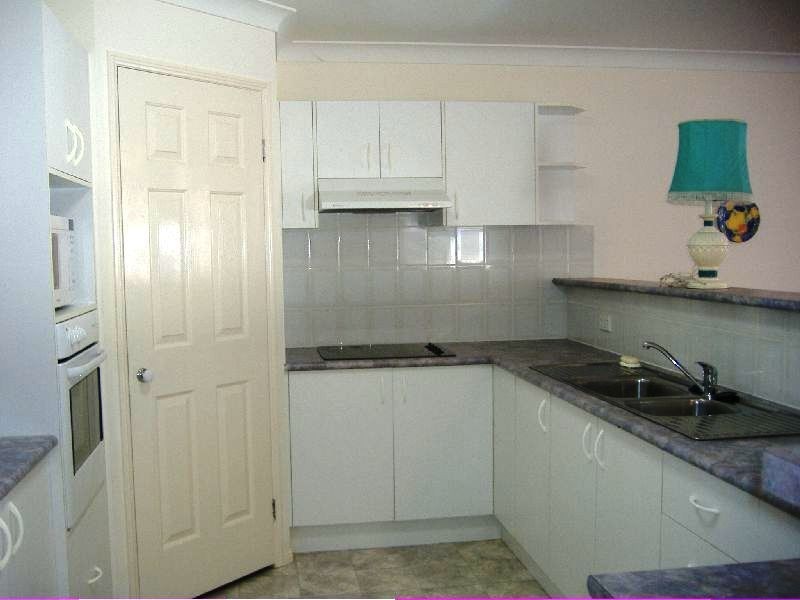 18/2 WATTLE ST, Rothwell QLD 4022