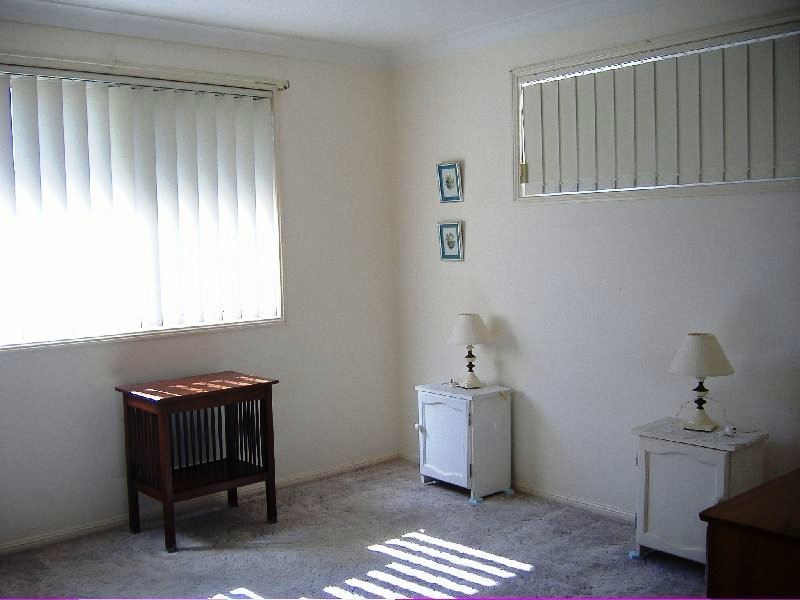 18/2 WATTLE ST, Rothwell QLD 4022