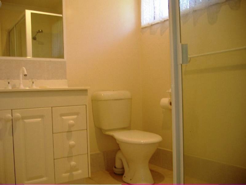 18/2 WATTLE ST, Rothwell QLD 4022