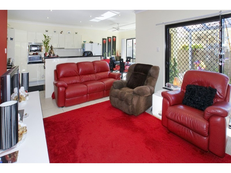 1/18 BLAKENEY STREET, Woody Point QLD 4019