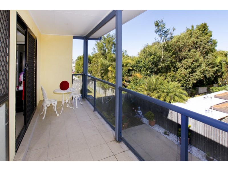 1/18 BLAKENEY STREET, Woody Point QLD 4019
