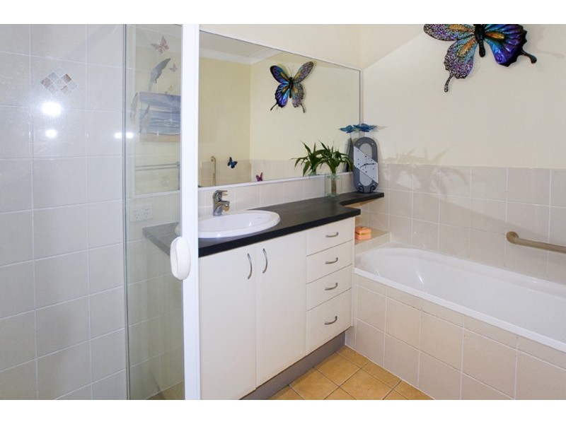 1/18 BLAKENEY STREET, Woody Point QLD 4019