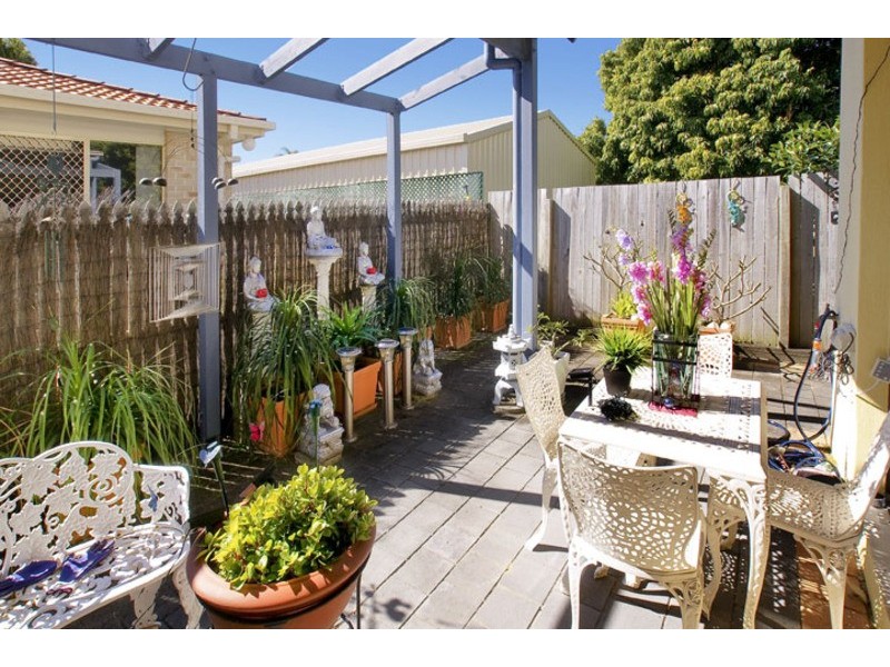 1/18 BLAKENEY STREET, Woody Point QLD 4019