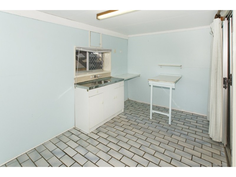 33 ETTIE ST, Redcliffe QLD 4020