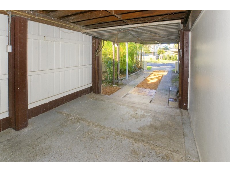 33 ETTIE ST, Redcliffe QLD 4020