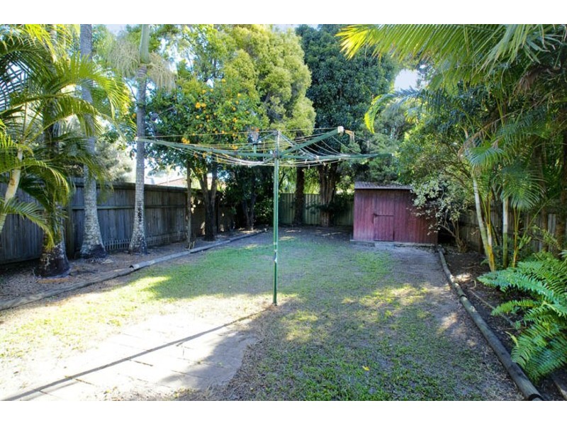 33 ETTIE ST, Redcliffe QLD 4020