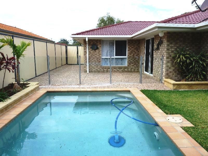 1 ROBERT CLOSE, Redcliffe QLD 4020