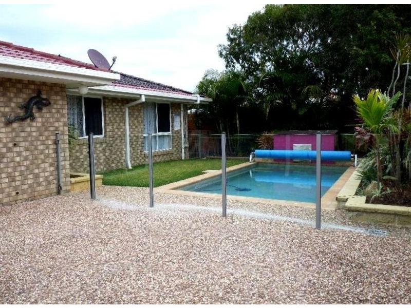 1 ROBERT CLOSE, Redcliffe QLD 4020