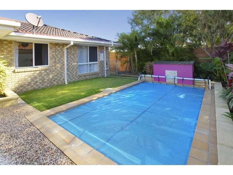 1 ROBERT CLOSE, Redcliffe QLD 4020