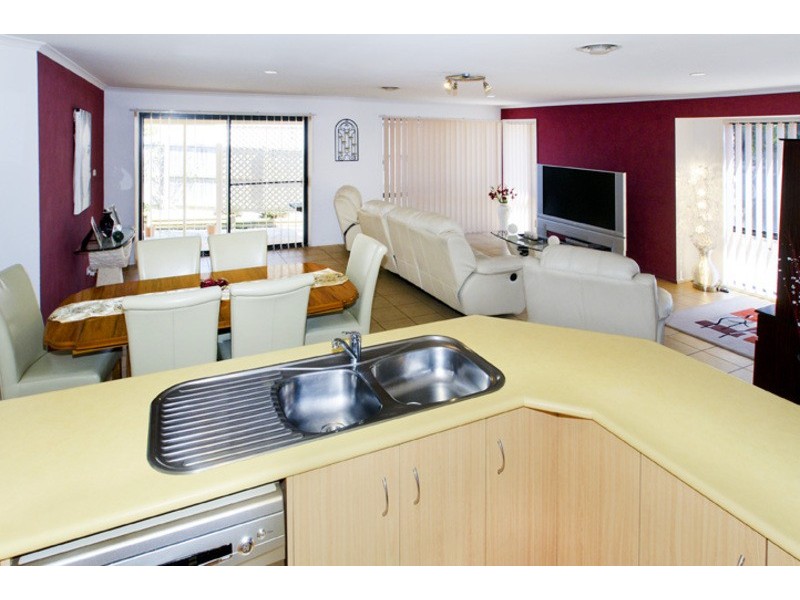 19 BARRINGTON CLOSE, Murrumba Downs QLD 4503