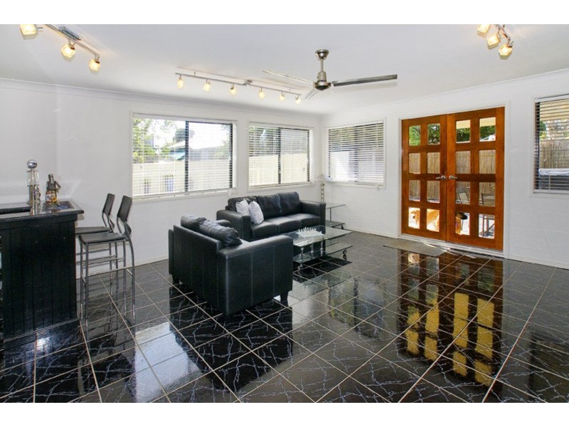 38 HIBISCUS AVE, Redcliffe QLD 4020