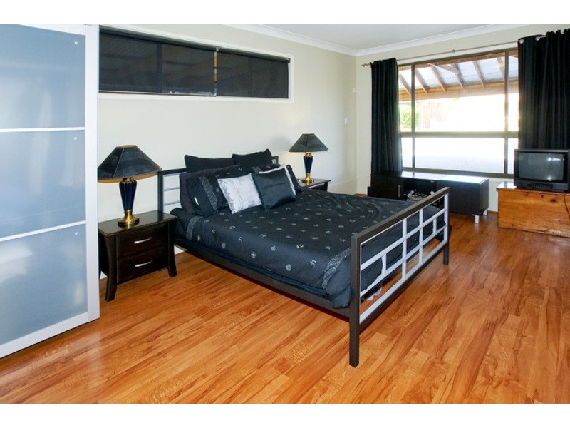 38 HIBISCUS AVE, Redcliffe QLD 4020