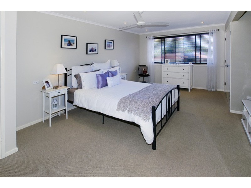 38 HIBISCUS AVE, Redcliffe QLD 4020