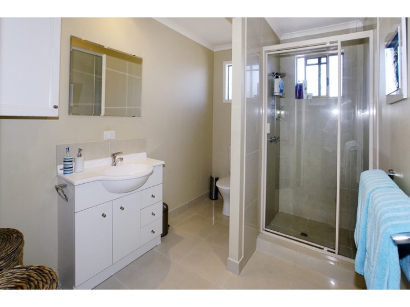 38 HIBISCUS AVE, Redcliffe QLD 4020