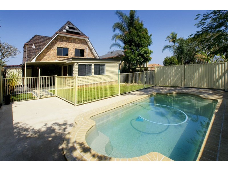 38 HIBISCUS AVE, Redcliffe QLD 4020