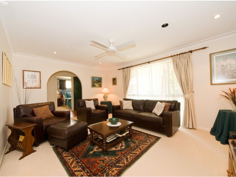 21 BEACON CRESCENT, Newport QLD 4020