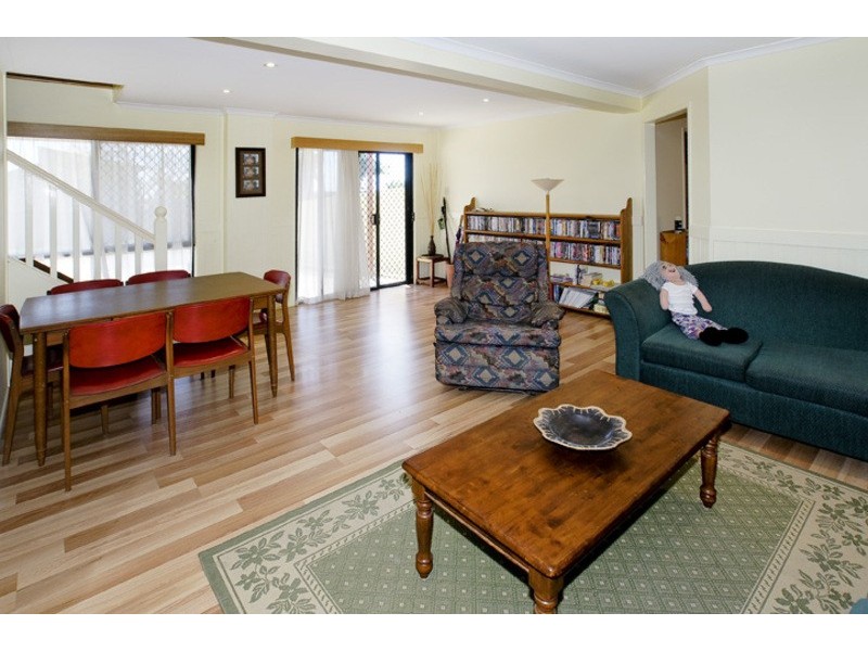 42 KURUMBA ST, Kippa-ring QLD 4021