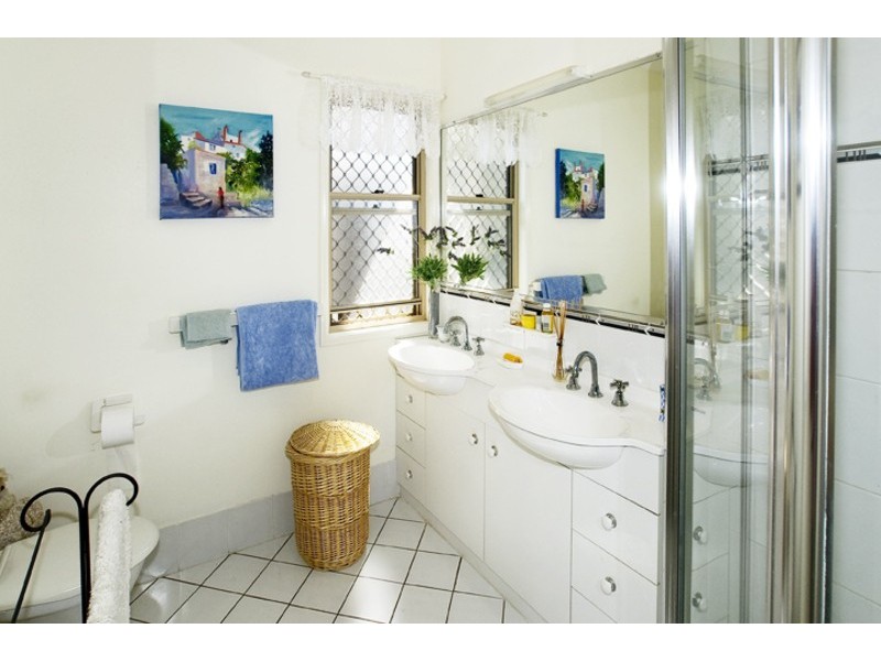 4 KRISTEN COURT, Redcliffe QLD 4020