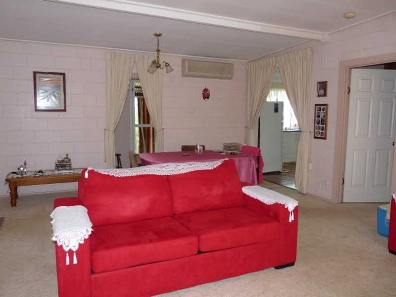 4 KIPPA ST, Kippa-ring QLD 4021