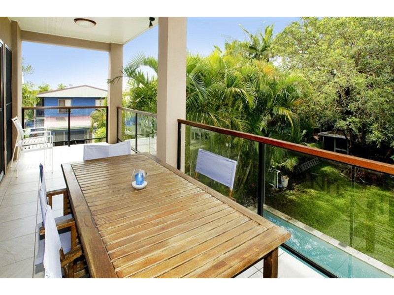 1 PETERSON ST, Scarborough QLD 4020