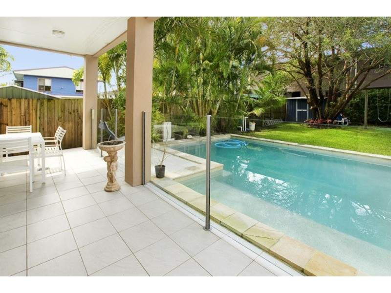 1 PETERSON ST, Scarborough QLD 4020