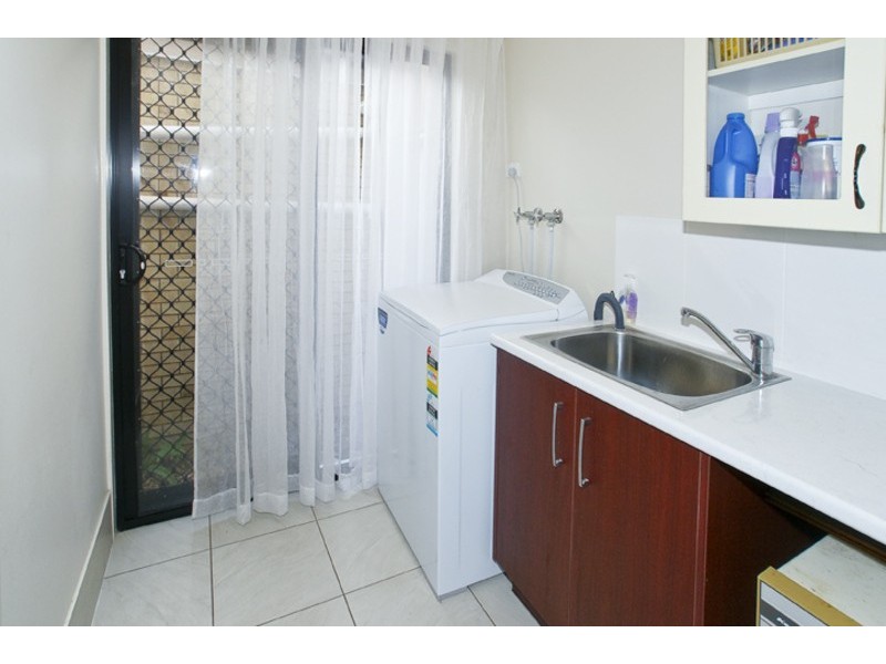 1 PETERSON ST, Scarborough QLD 4020