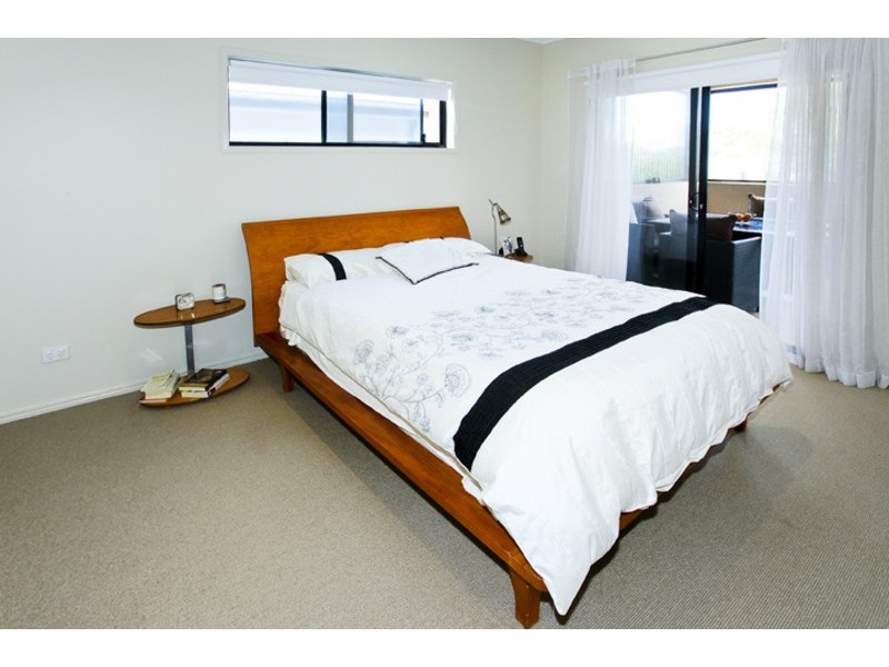 1 PETERSON ST, Scarborough QLD 4020