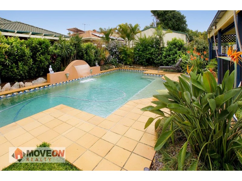 4 OAKMONT ST, Rothwell QLD 4022